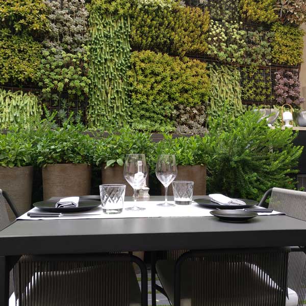 jardín vertical del restaurante quadrat en Palma de Mallorca